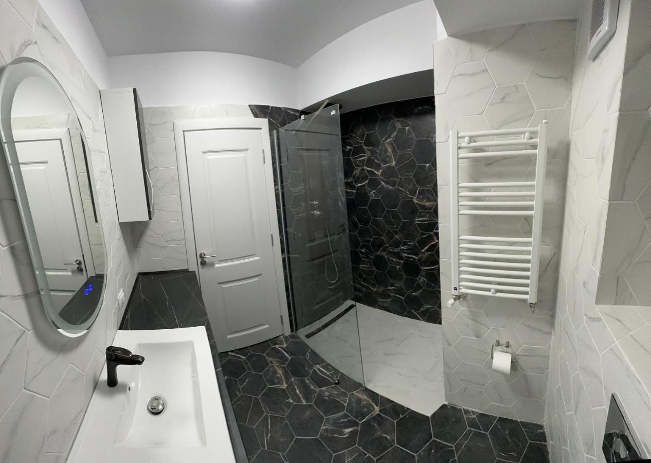Апартаменты Apartament Lux Bacovia 2 Бакэу Экстерьер фото